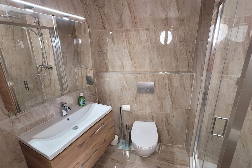 Luxusni Apartman Nedaleko Centra Prague Exterior photo