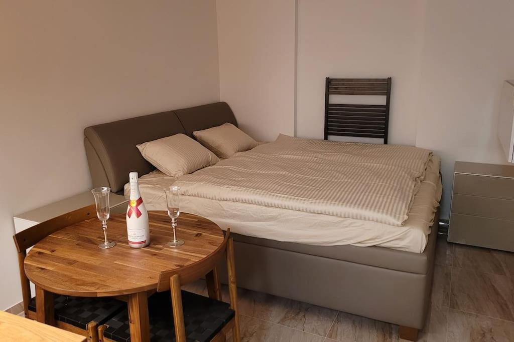 Luxusni Apartman Nedaleko Centra Prague Exterior photo