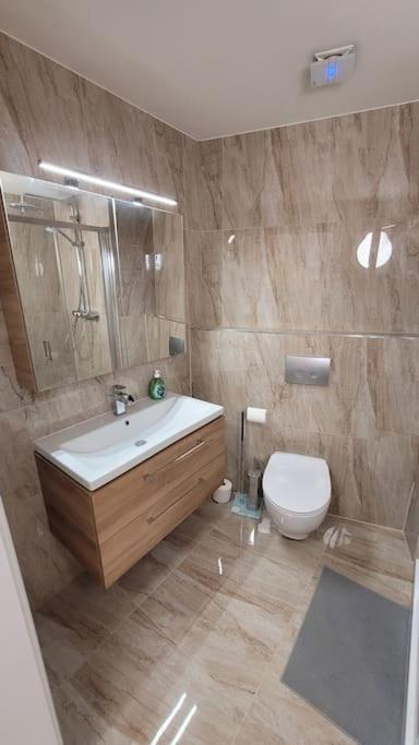Luxusni Apartman Nedaleko Centra Prague Exterior photo